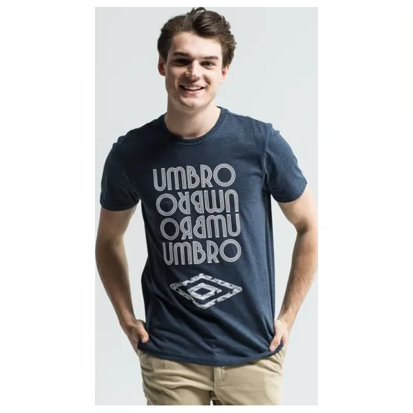 Umbro Koszulka Ss Vezko , granatowy, rozmiar L. Niebieskie koszulki męskie Umbro, m, z nadrukiem, z bawełny, bez kołnierzyka, bez rękawów. W wyprzedaży za 47,99 zł.