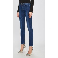 Answear - Jeansy. Niebieskie jeansy damskie ANSWEAR, s, bez wzorów, z elastanu. W wyprzedaży za 59,90 zł.