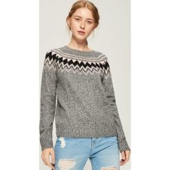 Sweter z geometrycznym wzorem - Jasny szar. Szare bez kategorii marki Sinsay, xl. Za 59,99 zł.