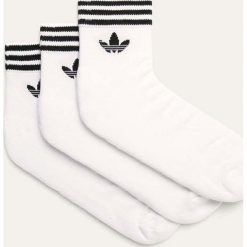 Adidas Originals - Skarpety (3-pack). Białe skarpetki męskie adidas Originals, bez wzorów, z elastanu. Za 49,90 zł.
