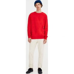 Bluza basic z okrągłym dekoltem. Czerwone bluzy męskie rozpinane marki Pull&Bear, m. Za 34,90 zł.