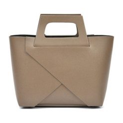 Torebki klasyczne damskie: Skórzana torebka w kolorze fango – (S)25 x (W)40 x (G)12 cm