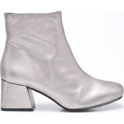 Buty zimowe damskie: Sixtyseven – Botki