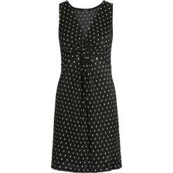 Sukienka letnia Guess W92K0M K8J00. Niebieskie sukienki damskie Guess, na lato, xs, z aplikacjami, z poliesteru, bez kołnierzyka, bez rękawów. W wyprzedaży za 189,00 zł.