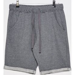Dresowe szorty - Szary. Szare spodenki i szorty męskie Cropp, s, bez wzorów, z dresówki. Za 59,99 zł.