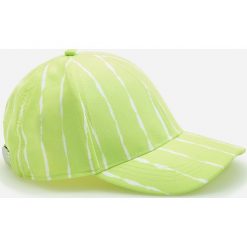 Czapka w paski z efektem tie dye - Zielony. Zielone czapki damskie Reserved, w paski. W wyprzedaży za 9,99 zł.