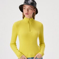 Sweter z rozpinanym golfem - Zielony. Zielone swetry damskie Sinsay, s, bez wzorów, bez rękawów. W wyprzedaży za 39,99 zł.