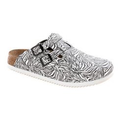 Chodaki w kolorze czarno-białym ze wzorem. Czarne klapki damskie Birkenstock, bez wzorów, z materiału, bez obcasa. W wyprzedaży za 269,95 zł.