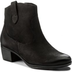 Botki CAPRICE - 9-25442-29 Black Nubuc 008. Czarne botki damskie na obcasie marki Caprice, z materiału. W wyprzedaży za 229,00 zł.