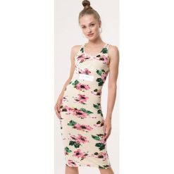 Kremowa Sukienka Beautiful Contour. Brązowe sukienki damskie Born2be, s, z nadrukiem, sportowe, z okrągłym kołnierzem, dopasowane. Za 39,99 zł.