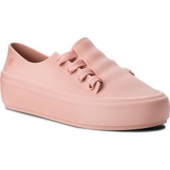 Półbuty MELISSA - Ultisa Sneaker Ad 32338 Old Rose 16332. Różowe półbuty damskie Melissa, bez wzorów, z tworzywa sztucznego, bez obcasa, na płaskiej podeszwie, bez zapięcia. W wyprzedaży za 249,00 zł.
