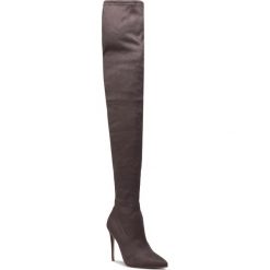 Muszkieterki STEVE MADDEN - Dominique Boot SM11000128-04001-074 Dark Grey. Szare kozaki damskie Steve Madden, ze skóry ekologicznej, przed kolano, na wysokim obcasie, na obcasie, bez zapięcia. Za 519,00 zł.