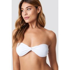 Hot Anatomy Góra bikini bandeau - White. Białe bikini Hot Anatomy, z haftami. Za 64,95 zł.