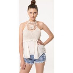 Jasnobeżowy Top Very Important. Brązowe bluzki damskie Born2be, na lato, s, z tkaniny. Za 89,99 zł.