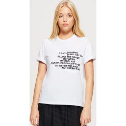 Koszulka z kolekcji EQUAL - Biały. Białe t-shirty damskie marki Cropp, l. Za 39,99 zł.