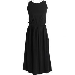 One more story DRESS Sukienka z dżerseju black. Czarne sukienki damskie marki one more story, bez wzorów, z poliesteru, bez kołnierzyka, bez rękawów. Za 509,00 zł.