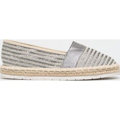 Marco Tozzi - Espadryle. Szare espadryle damskie Marco Tozzi, bez wzorów, z gumy, bez obcasa, na obcasie. W wyprzedaży za 119,90 zł.