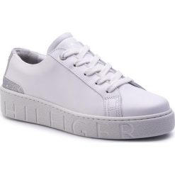 Sneakersy TOMMY HILFIGER - Glitter Detail Dress Sneaker FW0FW04143 White 100. Białe półbuty damskie TOMMY HILFIGER, ze skóry. W wyprzedaży za 379,00 zł.