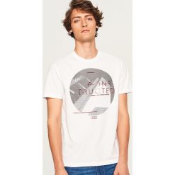 T-shirty męskie: T-shirt z nadrukiem constructed - Biały