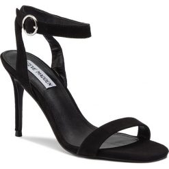 Sandały STEVE MADDEN - Strutting SM11000511-03002-015 Black Suede. Czarne klapki damskie Steve Madden, bez wzorów, z zamszu, bez obcasa, na obcasie. W wyprzedaży za 269,00 zł.