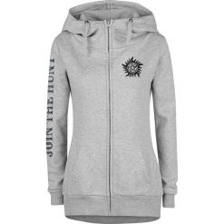 Supernatural Family Bluza z kapturem rozpinana damska odcienie jasnoszarego. Szare bluzy damskie marki Supernatural, l, z nadrukiem, z długim rękawem, długie, z kapturem. Za 199,90 zł.