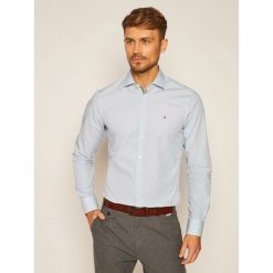 Koszula Tommy Hilfiger Tailored Micro Print Classic TT0TT07604. Niebieskie koszule męskie Tommy Hilfiger Tailored, m, bez wzorów, biznesowe, bez kołnierzyka, bez rękawów. Za 299,00 zł.
