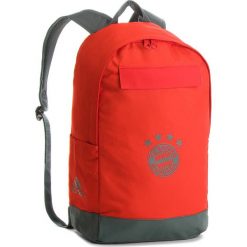 Plecak adidas - Fc Bayern DI0243 Red/Utiivy. Czerwone plecaki męskie Adidas, z materiału. W wyprzedaży za 139,00 zł.