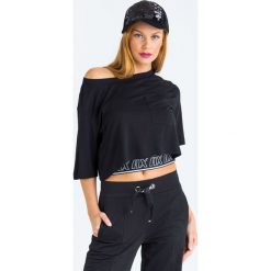 T-SHIRT ARMANI EXCHNGE. T-shirty damskie Armani Exchange, xs, bez wzorów, z materiału, bez kołnierzyka. Za 419,00 zł.