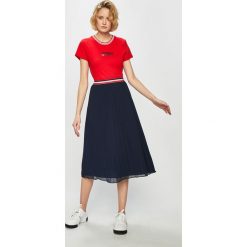 Tommy Jeans - Spódnica. Niebieskie spódniczki damskie Tommy Jeans, s, bez wzorów, z elastanu, midi, rozkloszowane. Za 449,90 zł.
