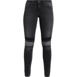 Lee JODEE Jeans Skinny Fit blue black denim. Czarne rurki damskie Lee. W wyprzedaży za 359,10 zł.