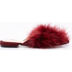 Public Desire - Klapki Feline. Brązowe klapki damskie Public Desire, bez wzorów, z materiału, bez obcasa, na obcasie. W wyprzedaży za 49,90 zł.