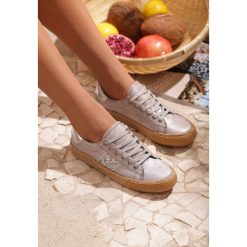 Szare Trampki Pretty Paper. Szare espadryle damskie Renee, bez wzorów, bez obcasa, na płaskiej podeszwie. Za 49,99 zł.
