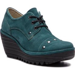 Botki FLY LONDON - Yotifly P500904004 Deep Teal. Niebieskie botki damskie Fly London, ze skóry, bez obcasa, na koturnie, bez zapięcia. W wyprzedaży za 349,00 zł.