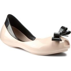Baleriny MELISSA - Mel Queen Inf 31730 Pink/Black 51647. Czerwone baleriny damskie z kokardą marki Melissa, z tworzywa sztucznego. W wyprzedaży za 189,00 zł.