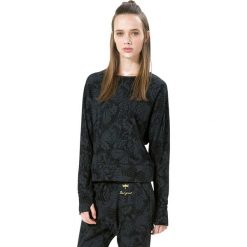 Koszulka w kolorze czarnym. Czarne bluzki sportowe damskie marki Desigual Sport, s, z bawełny, z długim rękawem. W wyprzedaży za 130,95 zł.