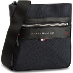 Saszetka TOMMY HILFIGER - Elvated Mini Crossover AM0AM02965 413. Niebieskie torby męskie skórzane marki TOMMY HILFIGER, bez wzorów, z materiału, młodzieżowe. Za 349,00 zł.