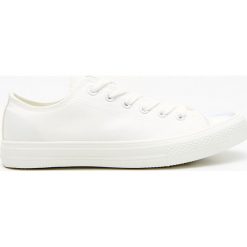 Trampki z detalem holo - Biały. Białe trampki i tenisówki damskie Cropp, bez wzorów, bez zapięcia. Za 59,99 zł.