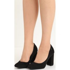 Czarne Czółenka Temptress. Czarne buty ślubne damskie marki Born2be, na wysokim obcasie, na słupku. Za 44,99 zł.