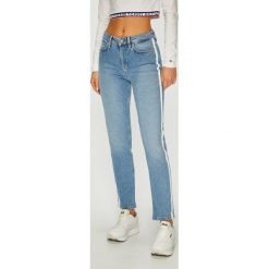 Tommy Hilfiger - Jeansy Riverpoint. Niebieskie jeansy damskie marki TOMMY HILFIGER, z podwyższonym stanem. W wyprzedaży za 399,90 zł.