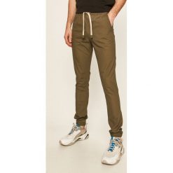 PRODUKT by Jack & Jones - Spodnie 12149735. Zielone spodnie męskie PRODUKT by Jack & Jones, s, bez wzorów, z bawełny. W wyprzedaży za 79,90 zł.