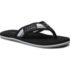 Japonki TOMMY HILFIGER - Corporate Badge Beach Sandal FM0FM02366 Black 990. Czarne klapki męskie TOMMY HILFIGER, ze skóry, bez zapięcia. Za 159,00 zł.