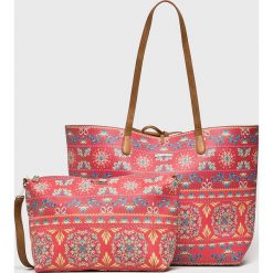 Desigual - Torebka dwustronna. Czerwone torby damskie na zakupy marki Desigual, z poliesteru, na ramię, duże. Za 399,90 zł.