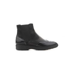 Kozaki Geox Wmns D745WD 038PV C9999. Czarne kozaki damskie marki Geox, bez obcasa, bez zapięcia. Za 349,80 zł.