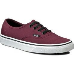 Tenisówki VANS - Authentic VN000QER5U8 Port Royale/Black. Czerwone półbuty damskie Vans, bez wzorów, z gumy, bez obcasa, na płaskiej podeszwie, bez zapięcia. W wyprzedaży za 219,00 zł.