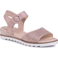 Sandały CLARA BARSON - W17SS824-15 Pink. Różowe klapki damskie Clara Barson, bez wzorów, ze skóry ekologicznej, bez obcasa, na obcasie. Za 79,99 zł.