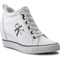 Sneakersy CALVIN KLEIN JEANS - Ritzy R3551 White. Białe półbuty damskie Calvin Klein Jeans, na imprezę, bez wzorów, z jeansu, bez obcasa, na obcasie, na sznurówki. W wyprzedaży za 319,00 zł.