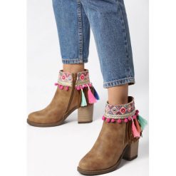 Camelowe Botki Jaelynn. Botki damskie Born2be, na lato, boho, za kostkę, na wysokim obcasie, na obcasie, bez zapięcia. Za 99,99 zł.