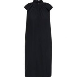 Sukienka koktajlowa Victoria Victoria Beckham Fluid Crepe 2220WDR001185B. Czarne sukienki damskie Victoria Victoria Beckham, bez wzorów, z elastanu, wizytowe, bez kołnierzyka, bez rękawów. Za 1699,00 zł.
