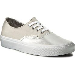 Tenisówki VANS - Authentic Decon VAN038EPMRK (Metallic Silver) Canvas. Szare półbuty damskie marki Vans, bez wzorów, ze skóry, bez obcasa, na płaskiej podeszwie, bez zapięcia. W wyprzedaży za 199,00 zł.