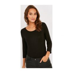 T-shirt damski. T-shirty damskie Promod, uniwersalny, bez wzorów, z tkaniny, bez kołnierzyka. Za 59,90 zł.